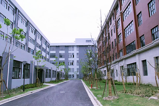高晶廠區(qū)環(huán)境